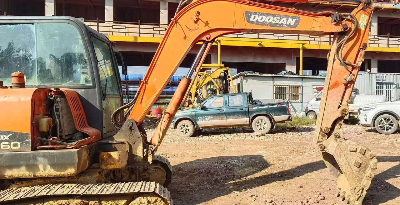 DOOSAN dx60 - Мини-экскаватор: фото 2 DOOSAN dx60 - Мини-экскаватор: фото 2