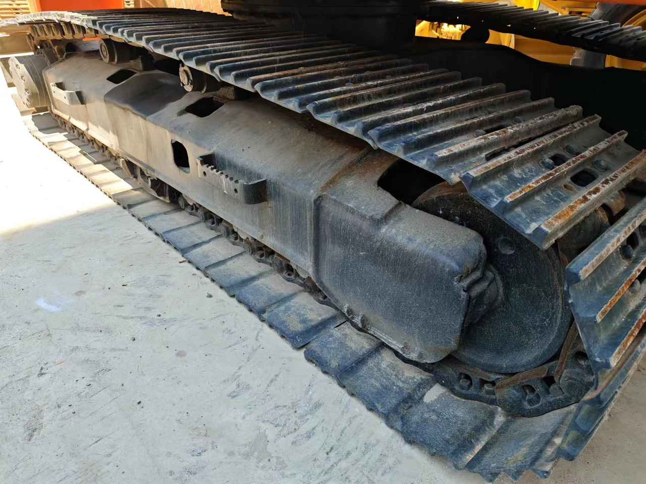 HITACHI EX200-5 - Гусеничный экскаватор: фото 5 HITACHI EX200-5 - Гусеничный экскаватор: фото 5