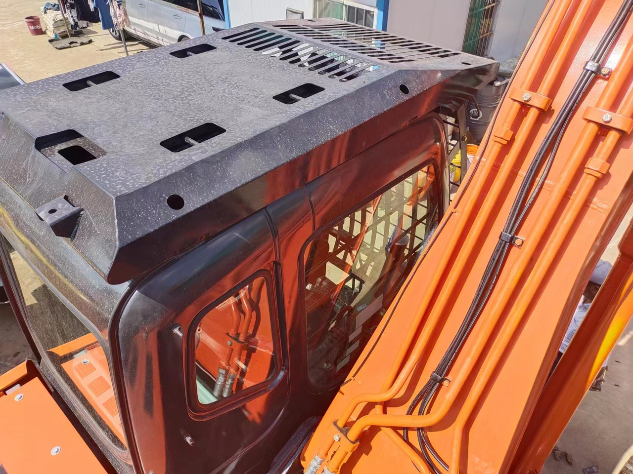 HITACHI ZX200 - Гусеничный экскаватор: фото 5 HITACHI ZX200 - Гусеничный экскаватор: фото 5