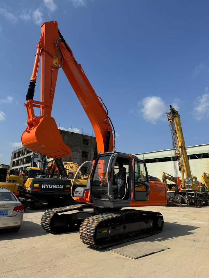 HITACHI ZX200 - Гусеничный экскаватор: фото 2 HITACHI ZX200 - Гусеничный экскаватор: фото 2