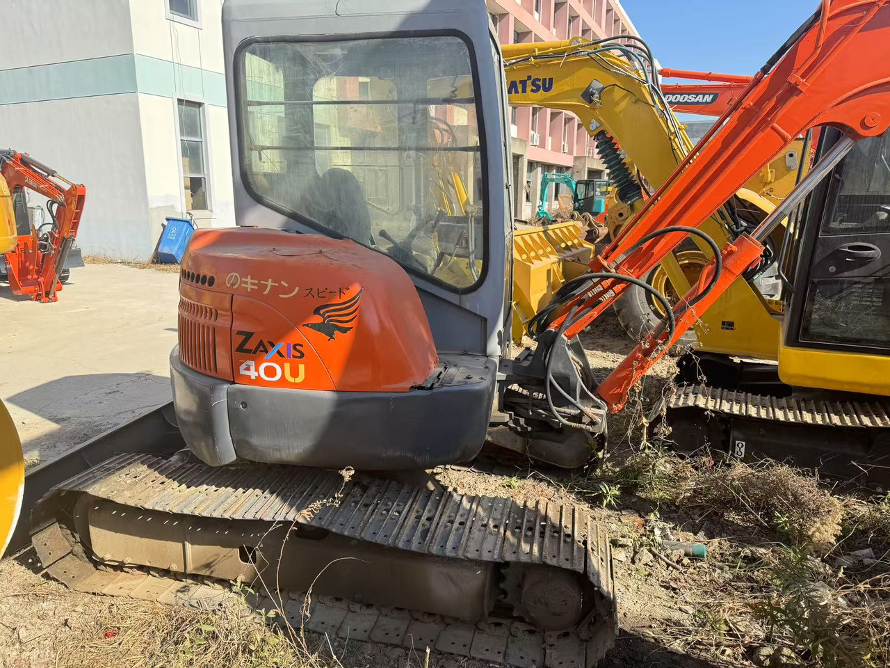 HITACHI ZX40U - Мини-экскаватор: фото 3 HITACHI ZX40U - Мини-экскаватор: фото 3