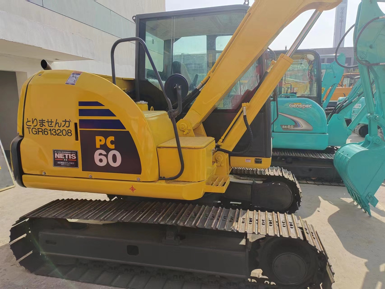 KOBELCO PC60 PC60-8 - Мини-экскаватор: фото 3 KOBELCO PC60 PC60-8 - Мини-экскаватор: фото 3