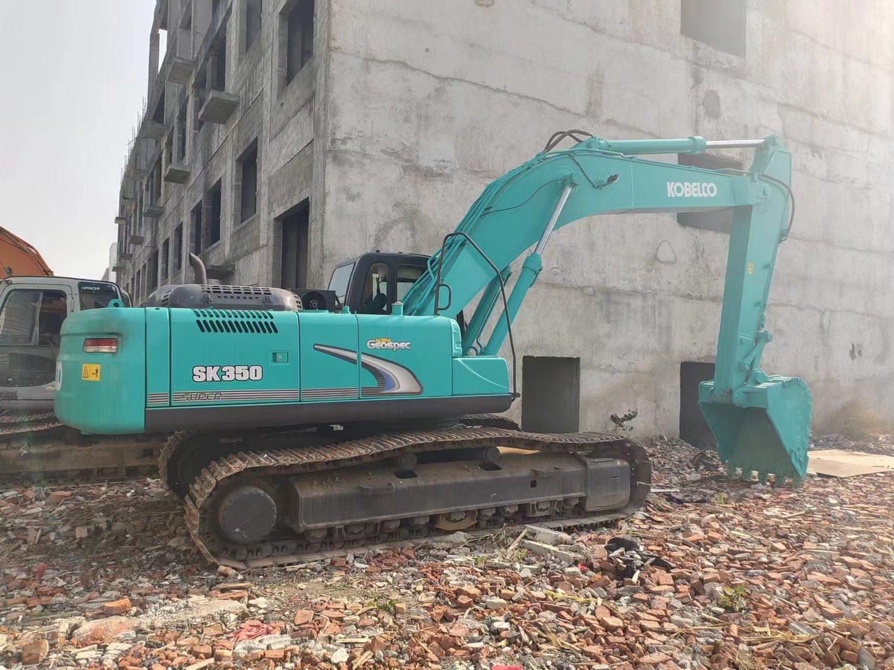 KOBELCO SK350LC-8 - Гусеничный экскаватор: фото 1 KOBELCO SK350LC-8 - Гусеничный экскаватор: фото 1