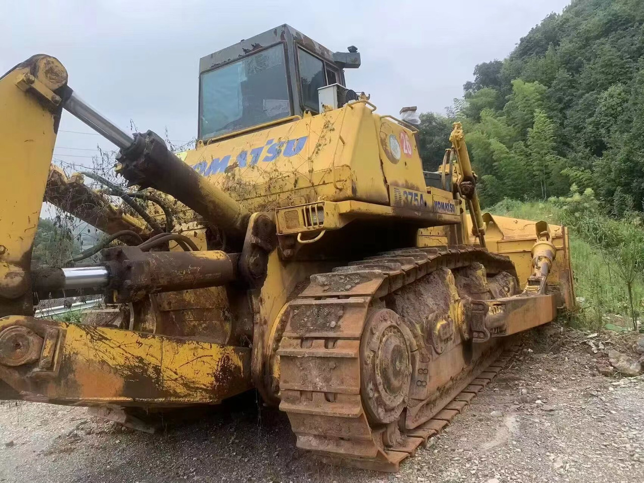 KOMATSU D375 - Бульдозер: фото 1 KOMATSU D375 - Бульдозер: фото 1