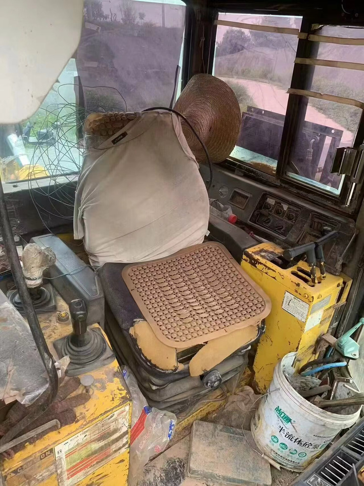 KOMATSU D375 - Бульдозер: фото 4 KOMATSU D375 - Бульдозер: фото 4