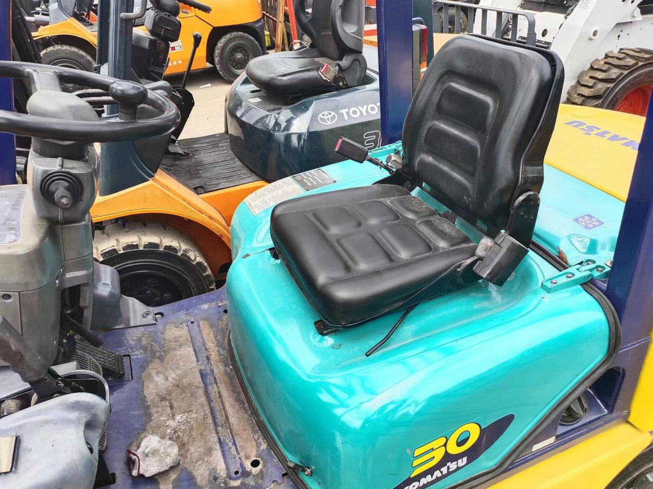 KOMATSU FD30 - Дизельный погрузчик: фото 5 KOMATSU FD30 - Дизельный погрузчик: фото 5