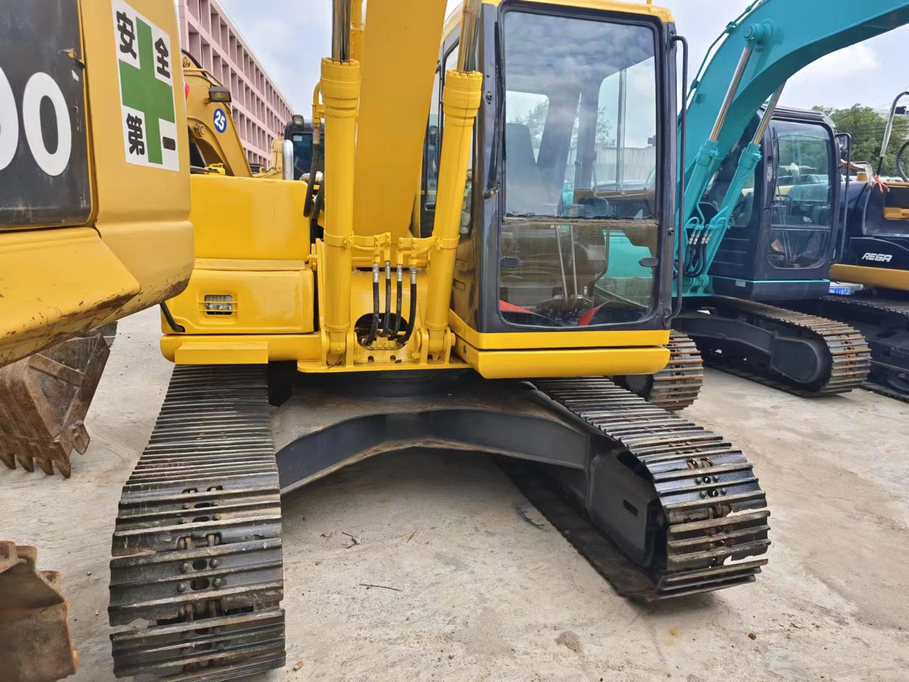 KOMATSU PC120-6 - Гусеничный экскаватор: фото 4 KOMATSU PC120-6 - Гусеничный экскаватор: фото 4