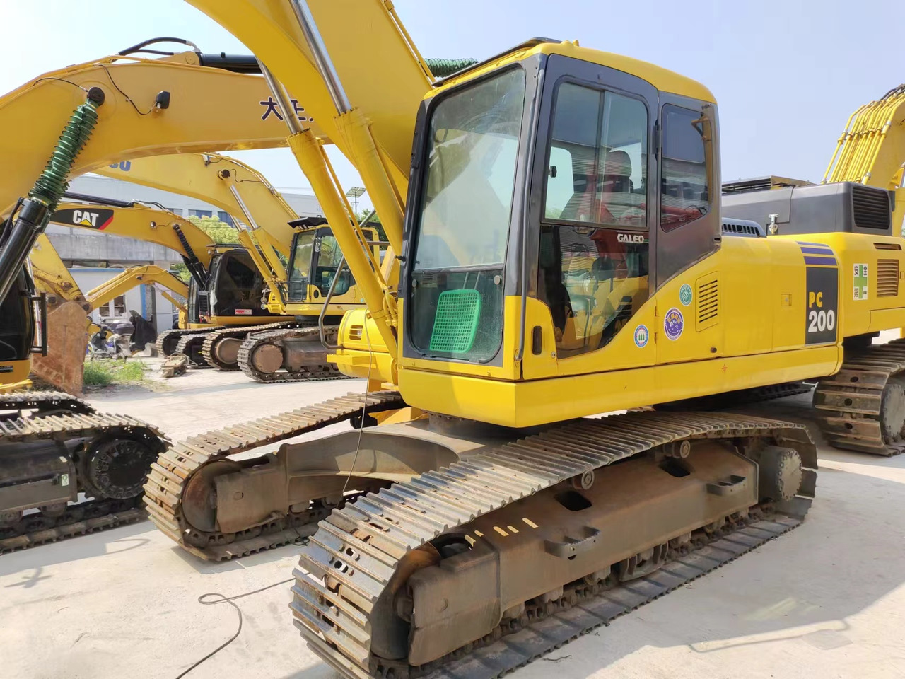 KOMATSU PC200-7 PC200 - Гусеничный экскаватор: фото 5 KOMATSU PC200-7 PC200 - Гусеничный экскаватор: фото 5