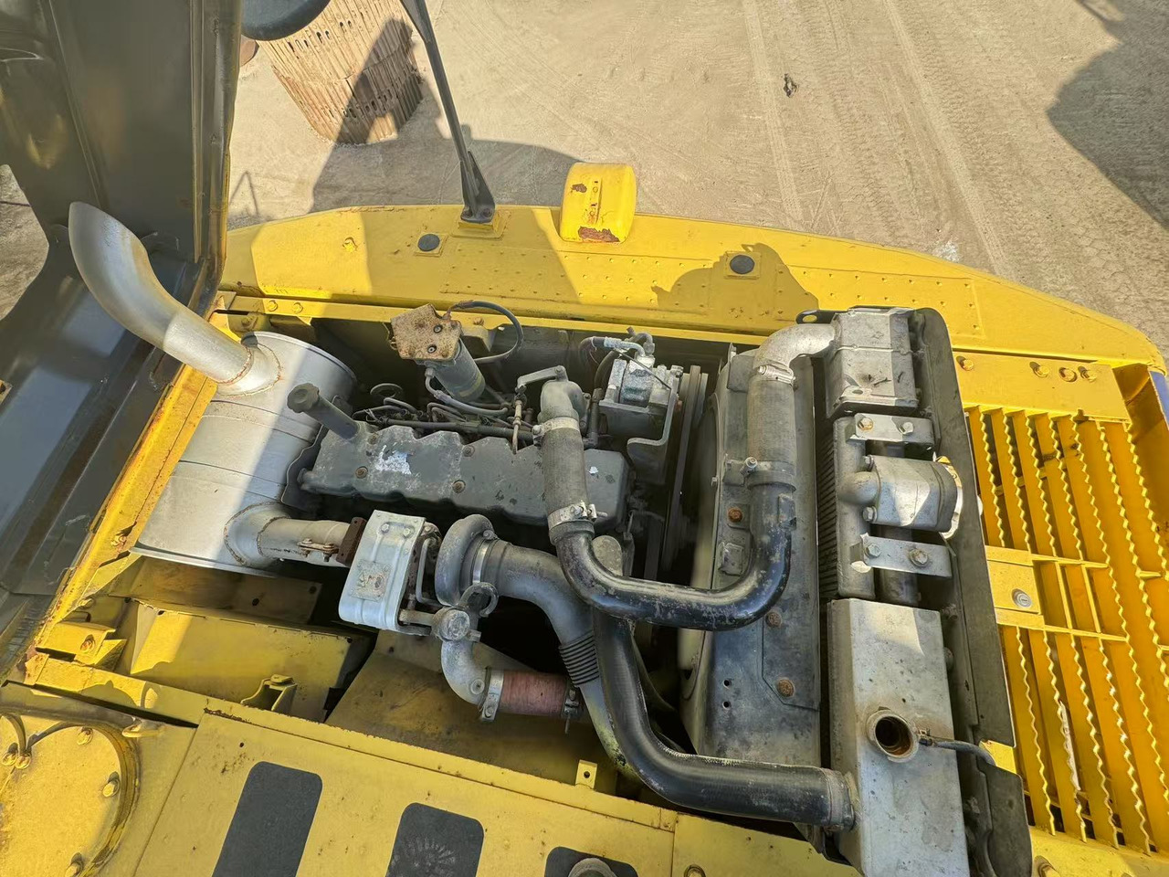 KOMATSU PC200-8 - Гусеничный экскаватор: фото 5 KOMATSU PC200-8 - Гусеничный экскаватор: фото 5