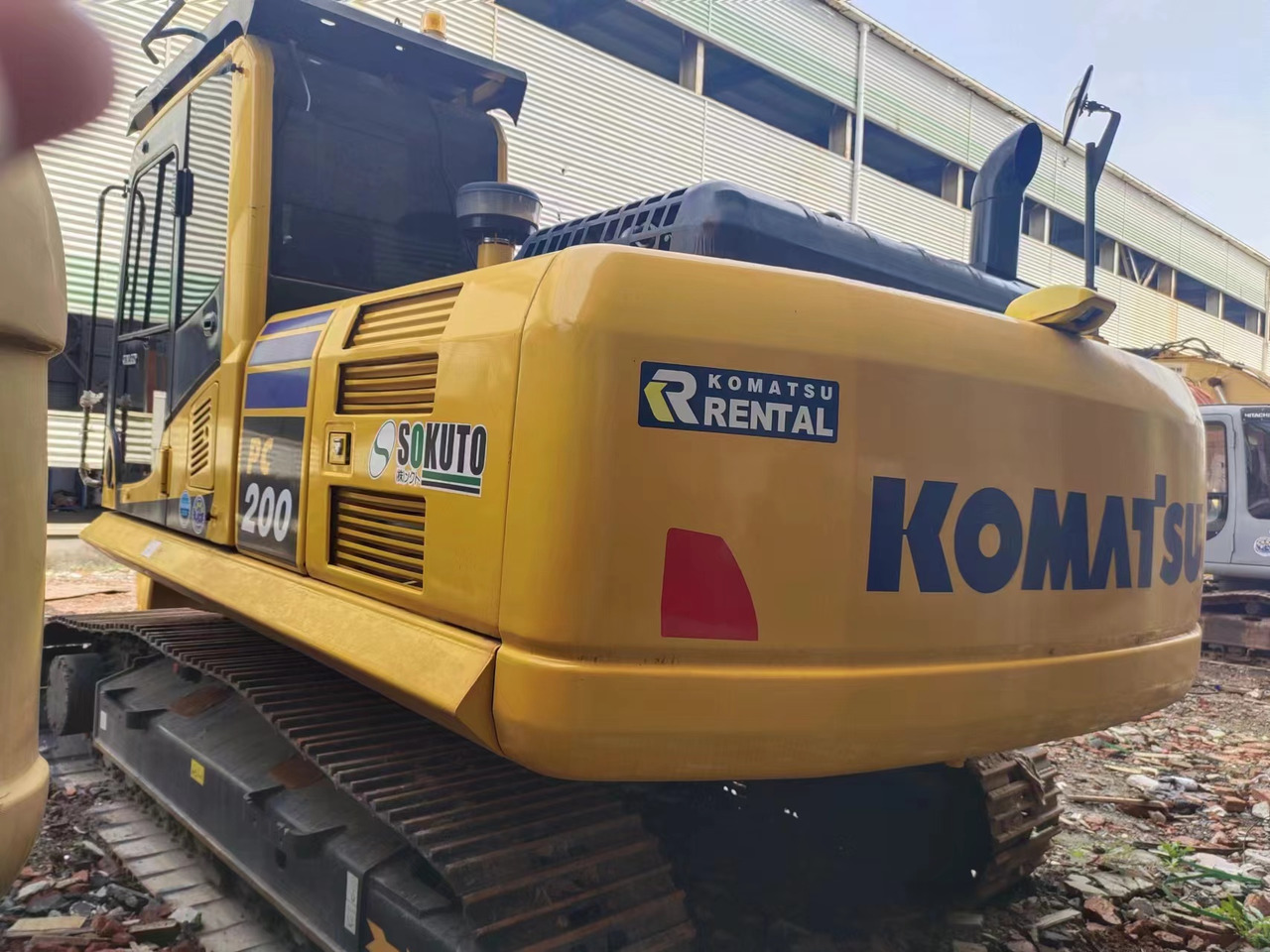 KOMATSU PC200-8N1 - Гусеничный экскаватор: фото 3 KOMATSU PC200-8N1 - Гусеничный экскаватор: фото 3