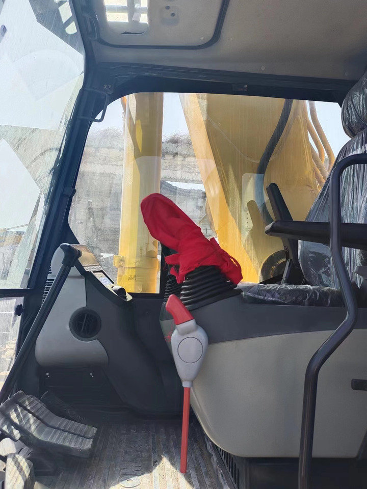 KOMATSU PC450-8 - Гусеничный экскаватор: фото 5 KOMATSU PC450-8 - Гусеничный экскаватор: фото 5