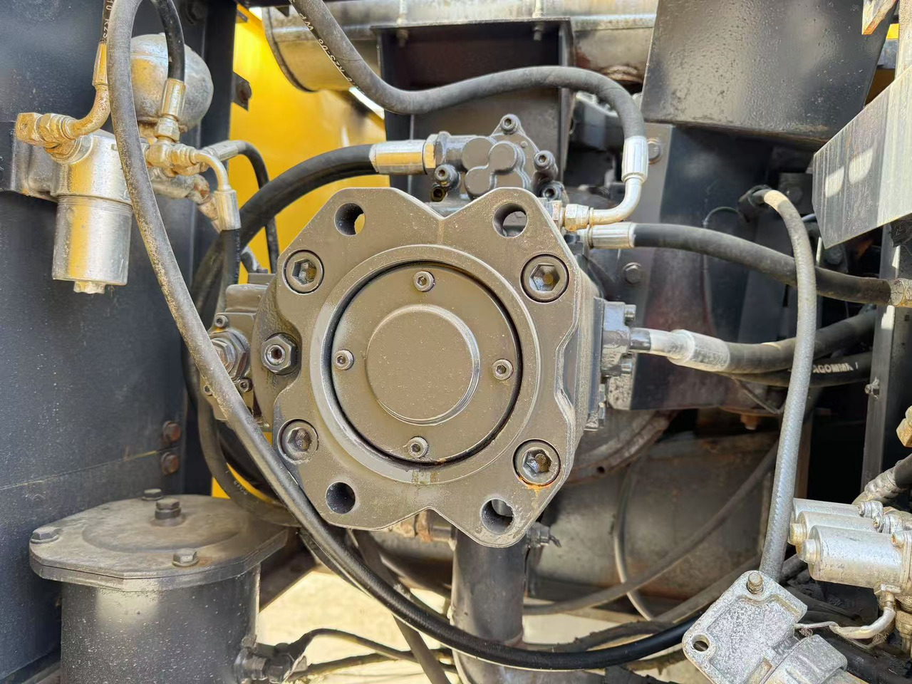 SUMITOMO SH200 - Гусеничный экскаватор: фото 4 SUMITOMO SH200 - Гусеничный экскаватор: фото 4