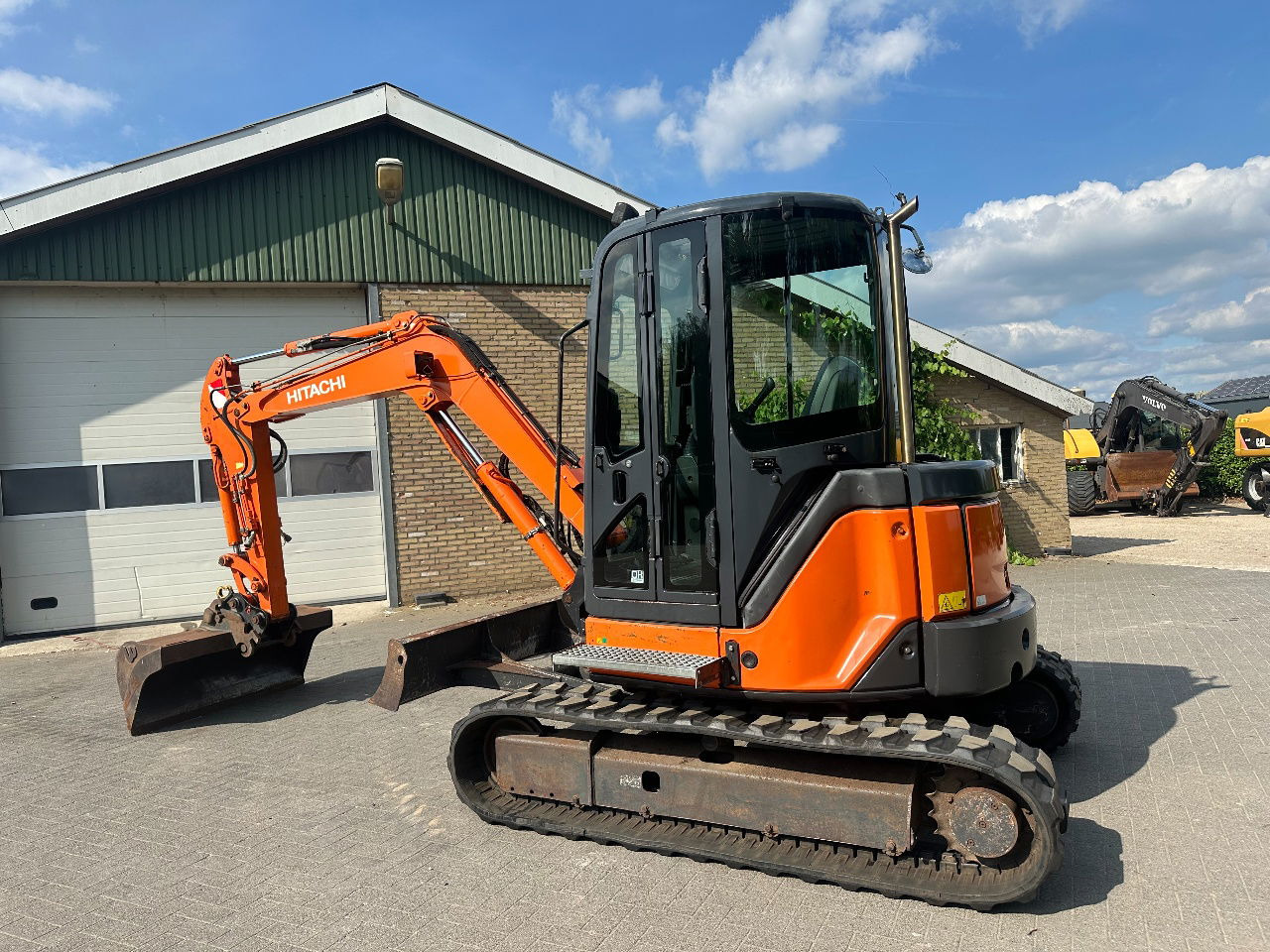 Hitachi ZX50U-2 CLR - Мини-экскаватор: фото 3 Hitachi ZX50U-2 CLR - Мини-экскаватор: фото 3