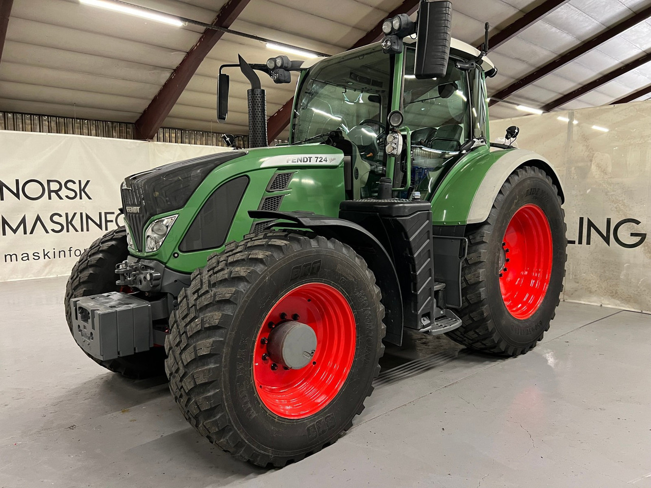 Fendt 724 Vario - Трактор: фото 2 Fendt 724 Vario - Трактор: фото 2