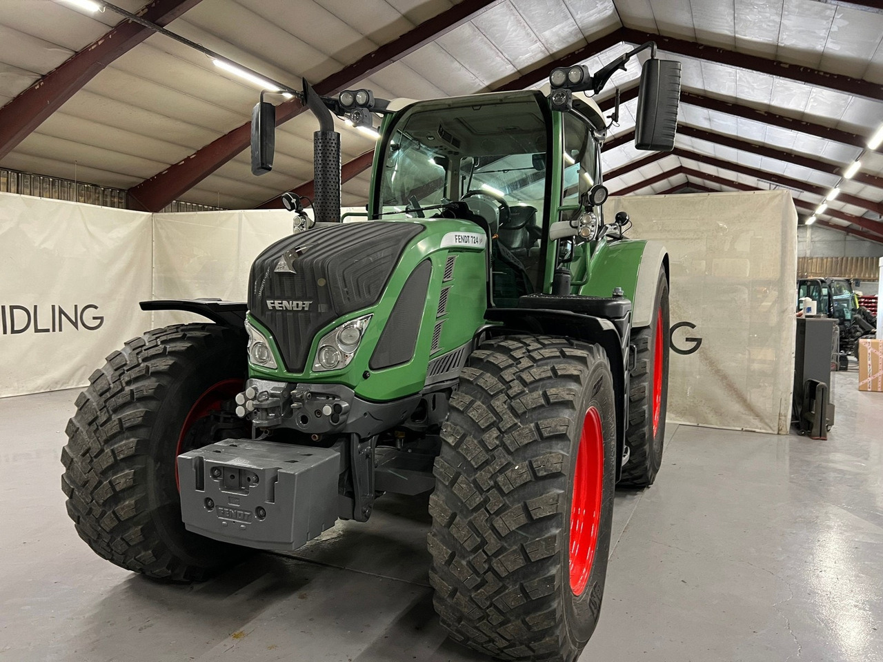 Fendt 724 Vario #TAR INNBYTTE# KAN LEVERES MED ANDRE DEKK# - Трактор: фото 3 Fendt 724 Vario #TAR INNBYTTE# KAN LEVERES MED ANDRE DEKK# - Трактор: фото 3