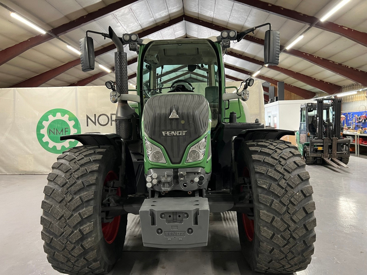 Fendt 724 Vario #TAR INNBYTTE# KAN LEVERES MED ANDRE DEKK# - Трактор: фото 4 Fendt 724 Vario #TAR INNBYTTE# KAN LEVERES MED ANDRE DEKK# - Трактор: фото 4