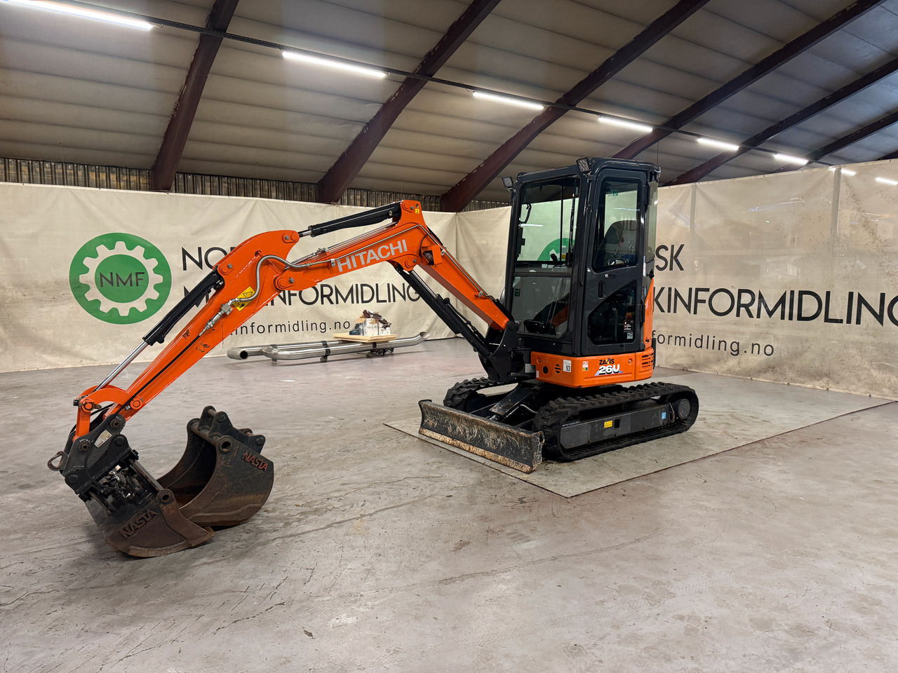Hitachi ZX26U-6 - Мини-экскаватор: фото 1 Hitachi ZX26U-6 - Мини-экскаватор: фото 1