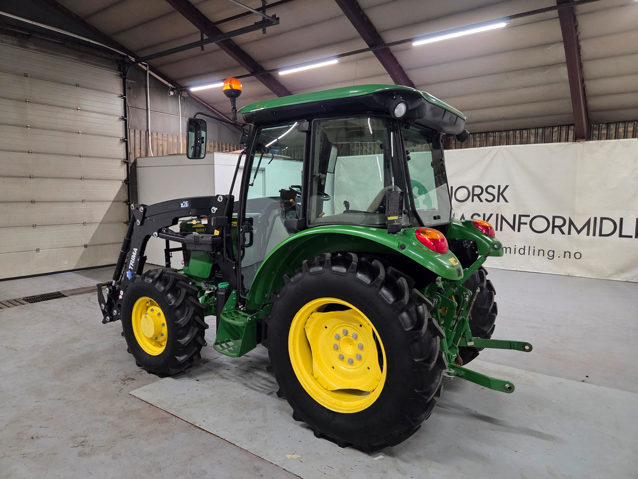John Deere 5055E #600 timer - Трактор: фото 3 John Deere 5055E #600 timer - Трактор: фото 3