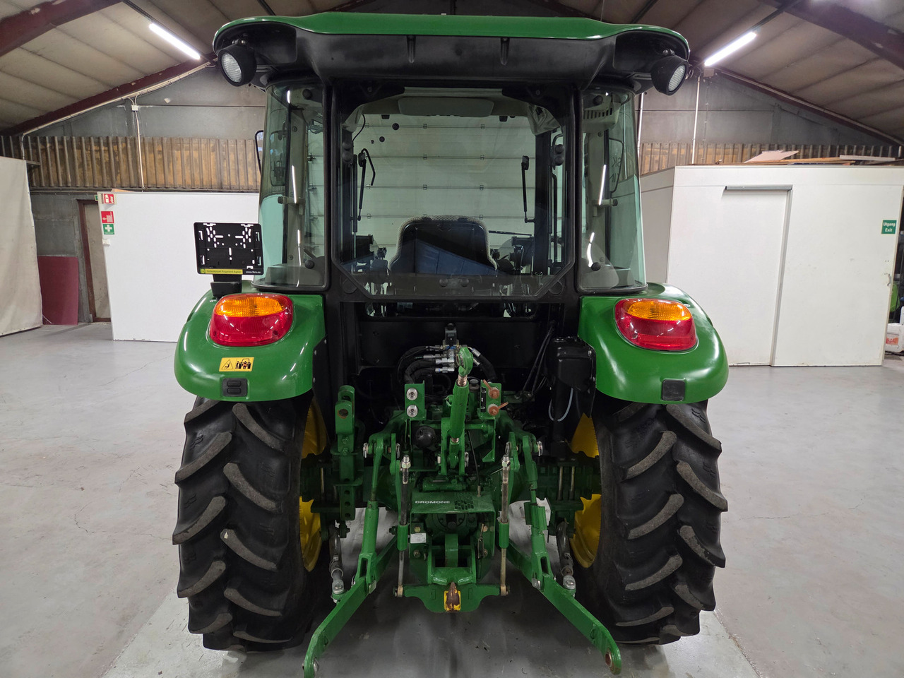 John Deere 5055E #600 timer - Трактор: фото 4 John Deere 5055E #600 timer - Трактор: фото 4