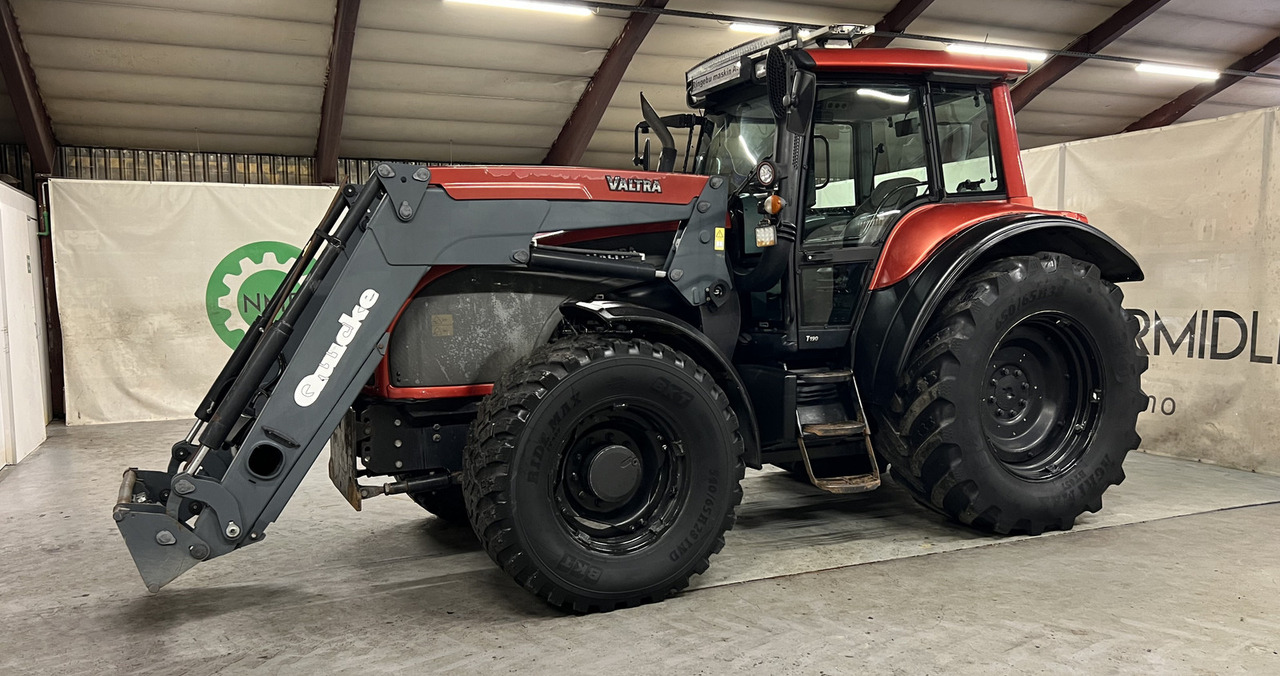 Valtra T190 rep objekt - Трактор: фото 1 Valtra T190 rep objekt - Трактор: фото 1
