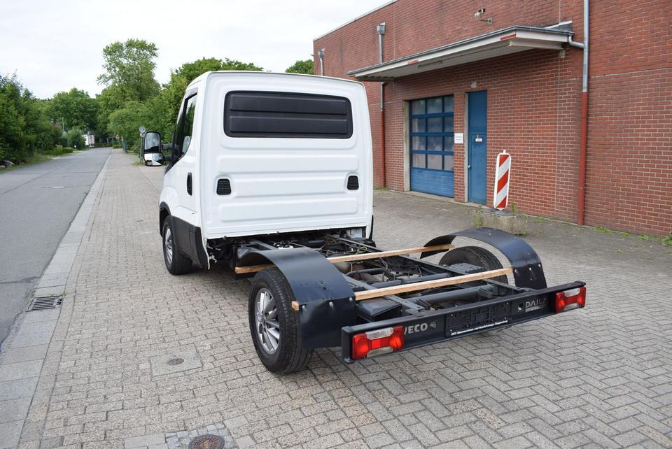 Iveco Daily 35 S21 3,0 Automatik Luftfederung Tempomat - Грузовик-шасси, Коммерческий автомобиль: фото 5 Iveco Daily 35 S21 3,0 Automatik Luftfederung Tempomat - Грузовик-шасси, Коммерческий автомобиль: фото 5