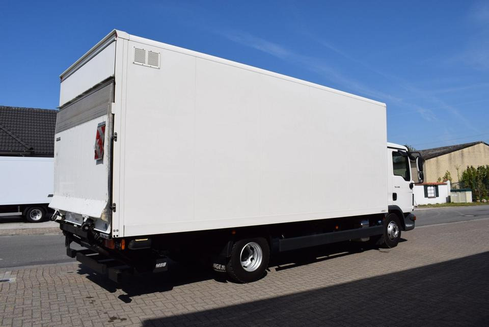 Грузовик с закрытым кузовом MAN TGL 8.180 Koffer 6,20mLBW 1000KG Klima: фото 7
