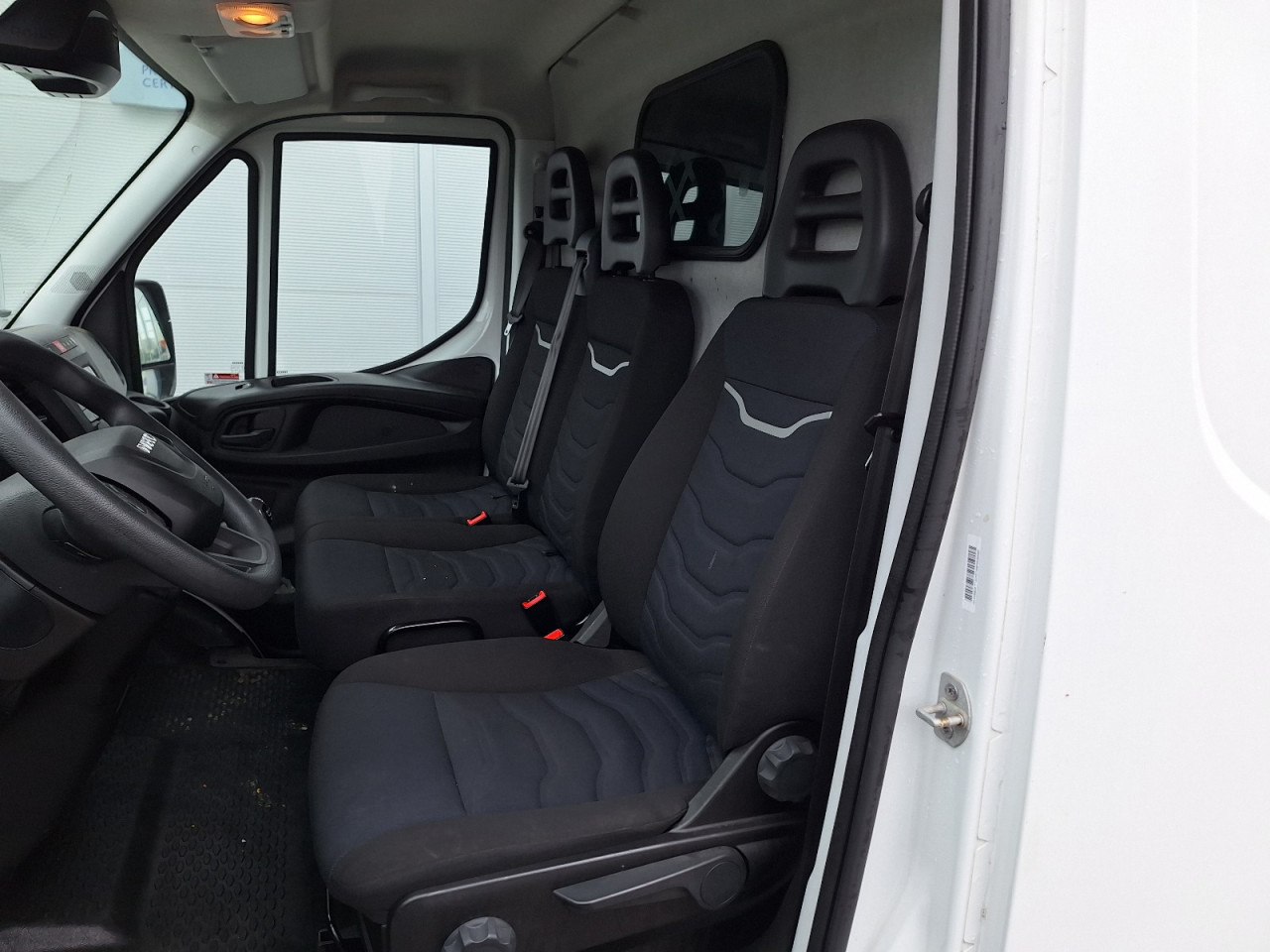 Цельнометаллический фургон IVECO Daily ne postoji: фото 6 Цельнометаллический фургон IVECO Daily ne postoji: фото 6