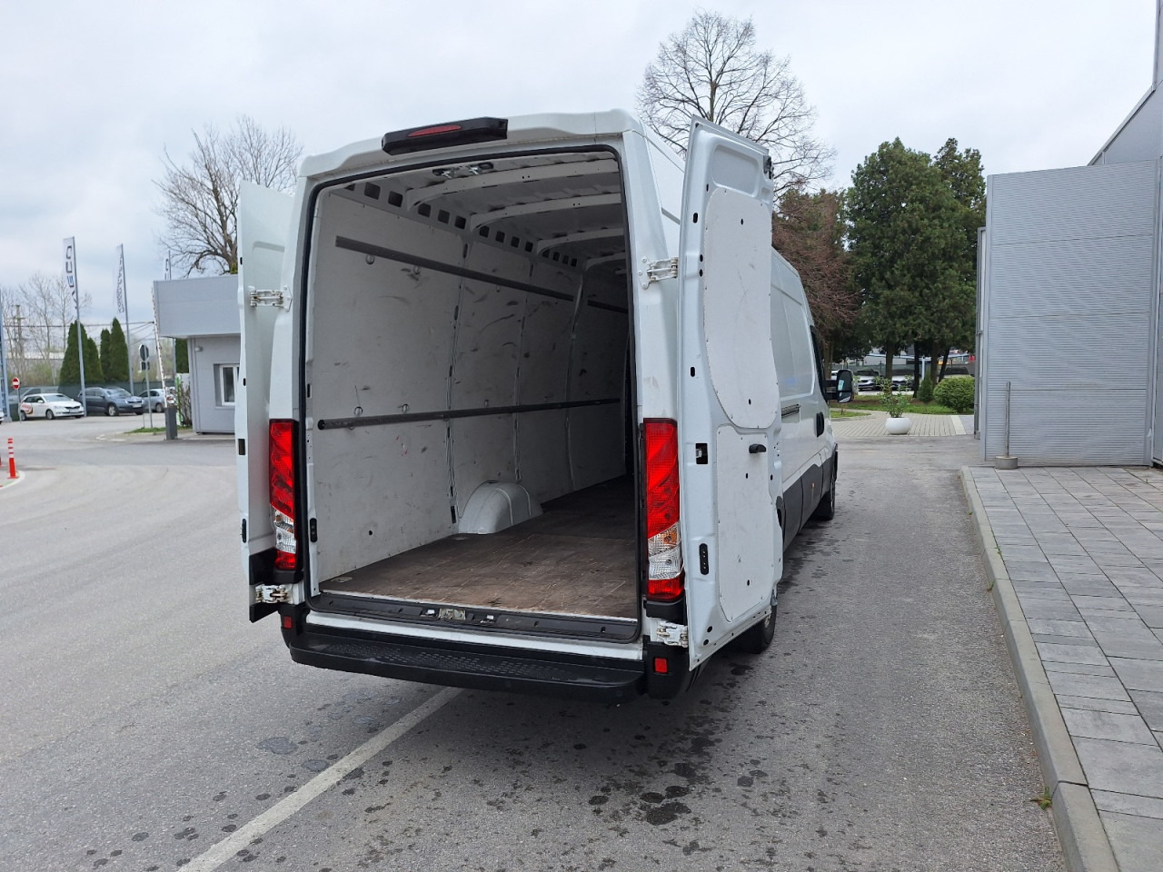 Цельнометаллический фургон IVECO Daily ne postoji: фото 14 Цельнометаллический фургон IVECO Daily ne postoji: фото 14