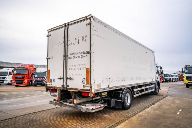 Renault D 19 280 WIDE + DHOLLANDIA 3 T. - Грузовик с закрытым кузовом: фото 5 Renault D 19 280 WIDE + DHOLLANDIA 3 T. - Грузовик с закрытым кузовом: фото 5