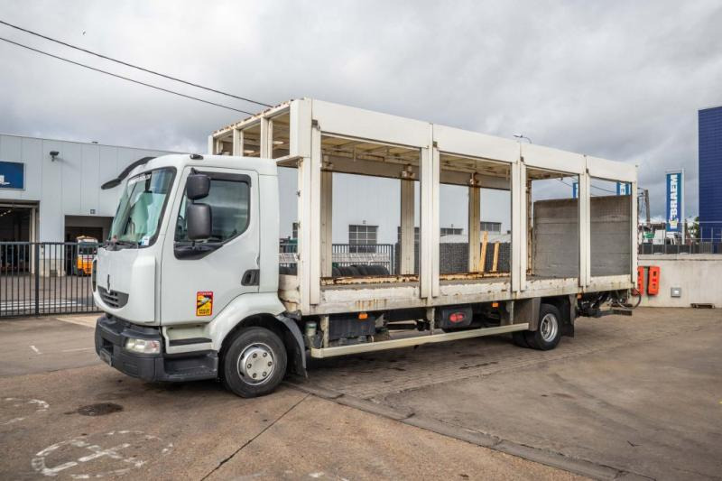 Renault MIDLUM 180 DXI (12 T) - Тентованный грузовик: фото 1 Renault MIDLUM 180 DXI (12 T) - Тентованный грузовик: фото 1