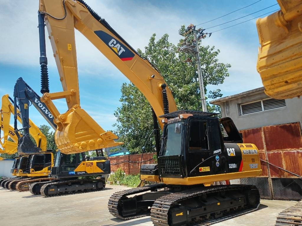 CAT 320D2 - Гусеничный экскаватор: фото 4 CAT 320D2 - Гусеничный экскаватор: фото 4