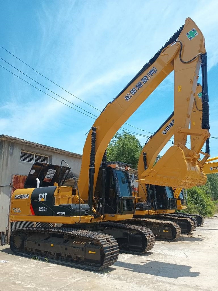 CAT 320D2 - Гусеничный экскаватор: фото 2 CAT 320D2 - Гусеничный экскаватор: фото 2
