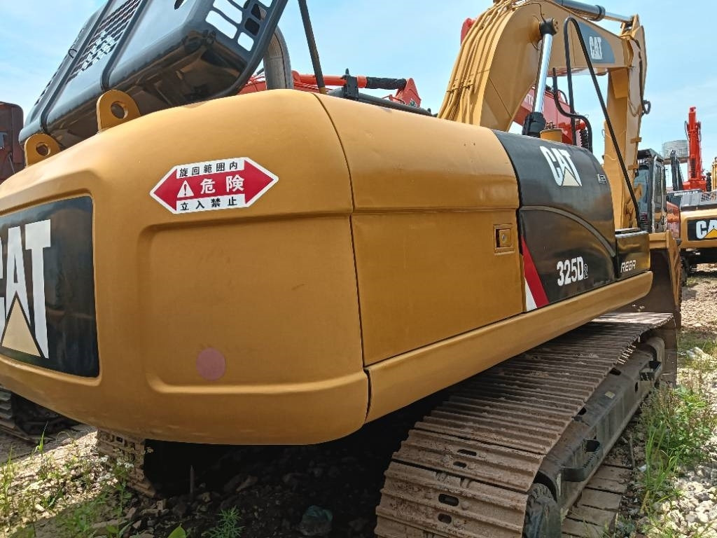 CAT 325 D - Гусеничный экскаватор: фото 3 CAT 325 D - Гусеничный экскаватор: фото 3