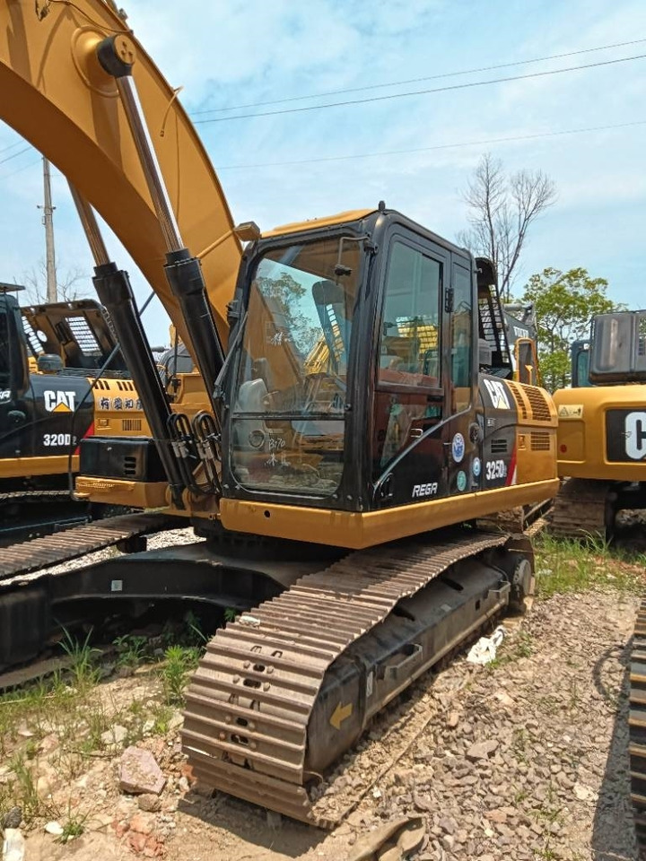CAT 325 D - Гусеничный экскаватор: фото 1 CAT 325 D - Гусеничный экскаватор: фото 1