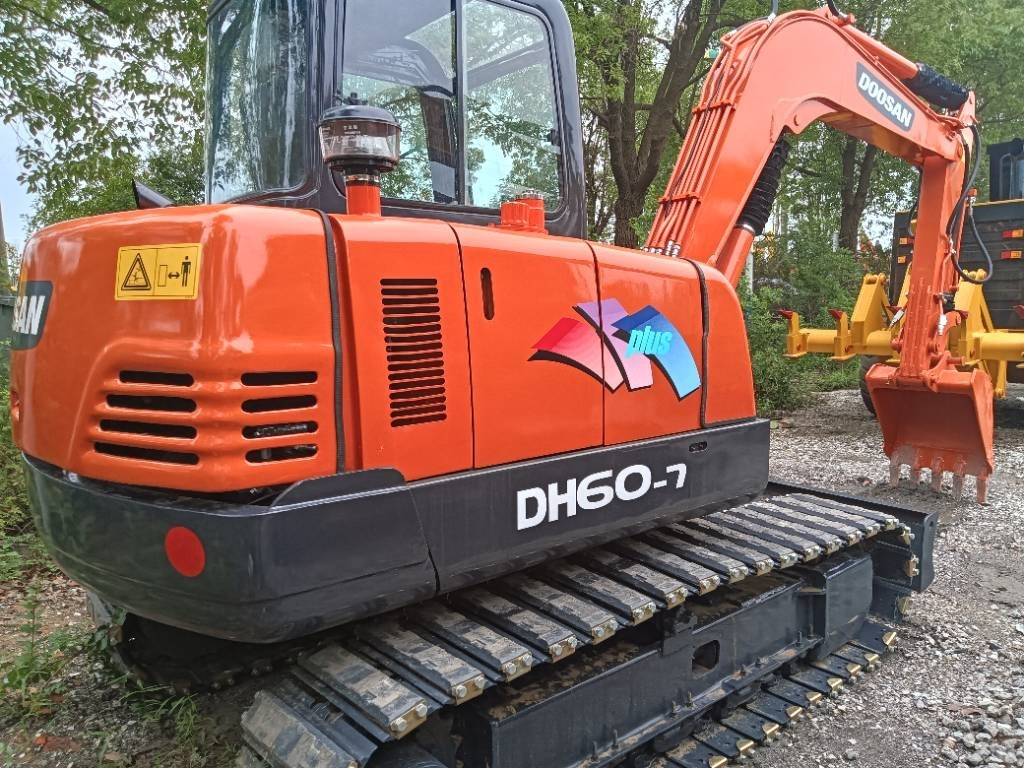 Doosan DH 60-7 - Гусеничный экскаватор: фото 5 Doosan DH 60-7 - Гусеничный экскаватор: фото 5