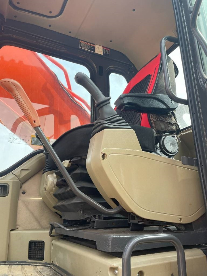 Гусеничный экскаватор Doosan DX 300: фото 7 Гусеничный экскаватор Doosan DX 300: фото 7