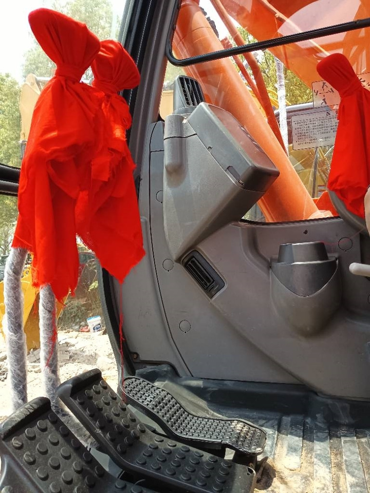 Hitachi ZX 135 U-5 - Гусеничный экскаватор: фото 5 Hitachi ZX 135 U-5 - Гусеничный экскаватор: фото 5