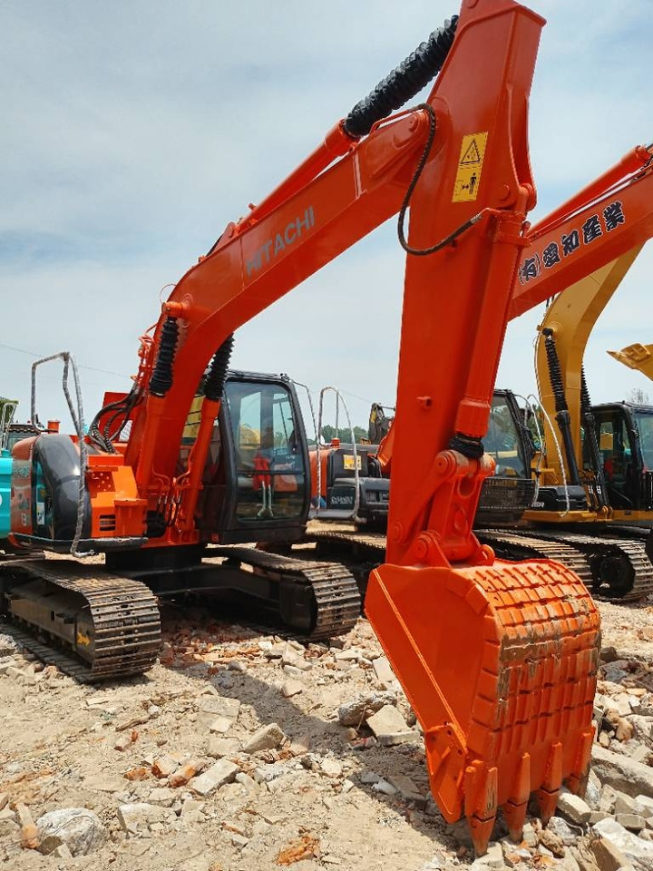 Hitachi ZX 135 U-5 - Гусеничный экскаватор: фото 1 Hitachi ZX 135 U-5 - Гусеничный экскаватор: фото 1