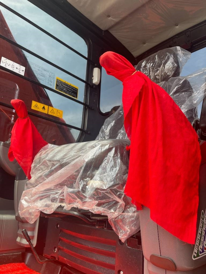 Hitachi ZX 200 - Гусеничный экскаватор: фото 2 Hitachi ZX 200 - Гусеничный экскаватор: фото 2