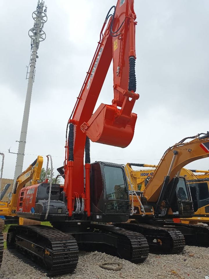 Hitachi ZX 200 - Гусеничный экскаватор: фото 1 Hitachi ZX 200 - Гусеничный экскаватор: фото 1
