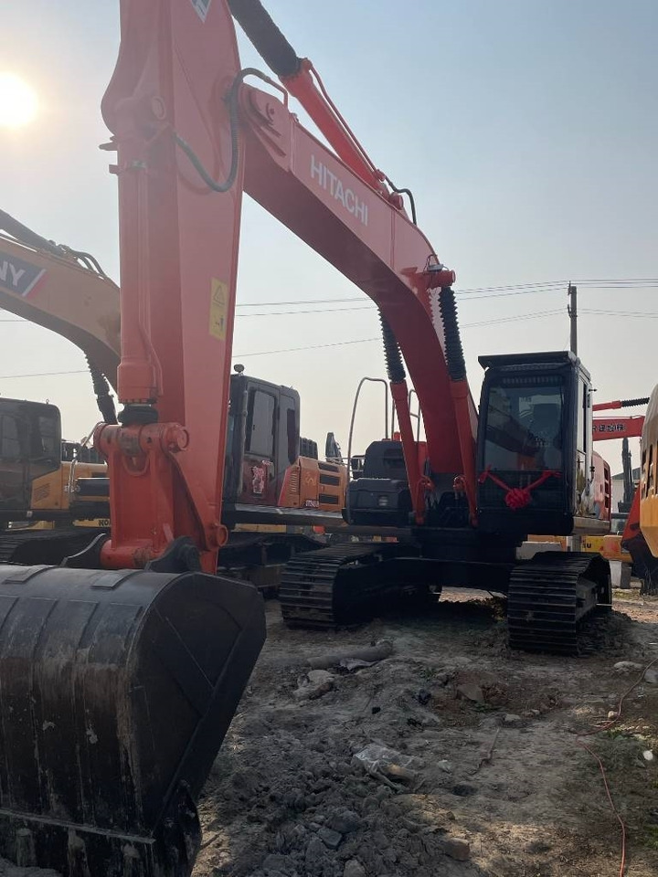 Hitachi ZX 210 - Гусеничный экскаватор: фото 4 Hitachi ZX 210 - Гусеничный экскаватор: фото 4