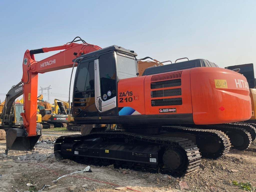 Hitachi ZX 210 - Гусеничный экскаватор: фото 1 Hitachi ZX 210 - Гусеничный экскаватор: фото 1