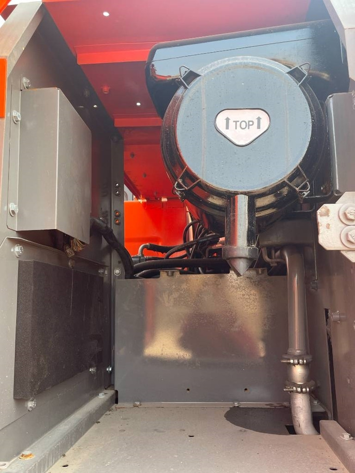 Hitachi ZX 210 - Гусеничный экскаватор: фото 2 Hitachi ZX 210 - Гусеничный экскаватор: фото 2