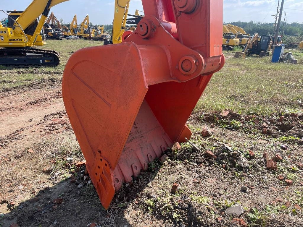 Hitachi ZX 240 - Гусеничный экскаватор: фото 5 Hitachi ZX 240 - Гусеничный экскаватор: фото 5