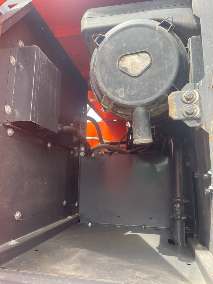 Hitachi ZX 240 - Гусеничный экскаватор: фото 2 Hitachi ZX 240 - Гусеничный экскаватор: фото 2