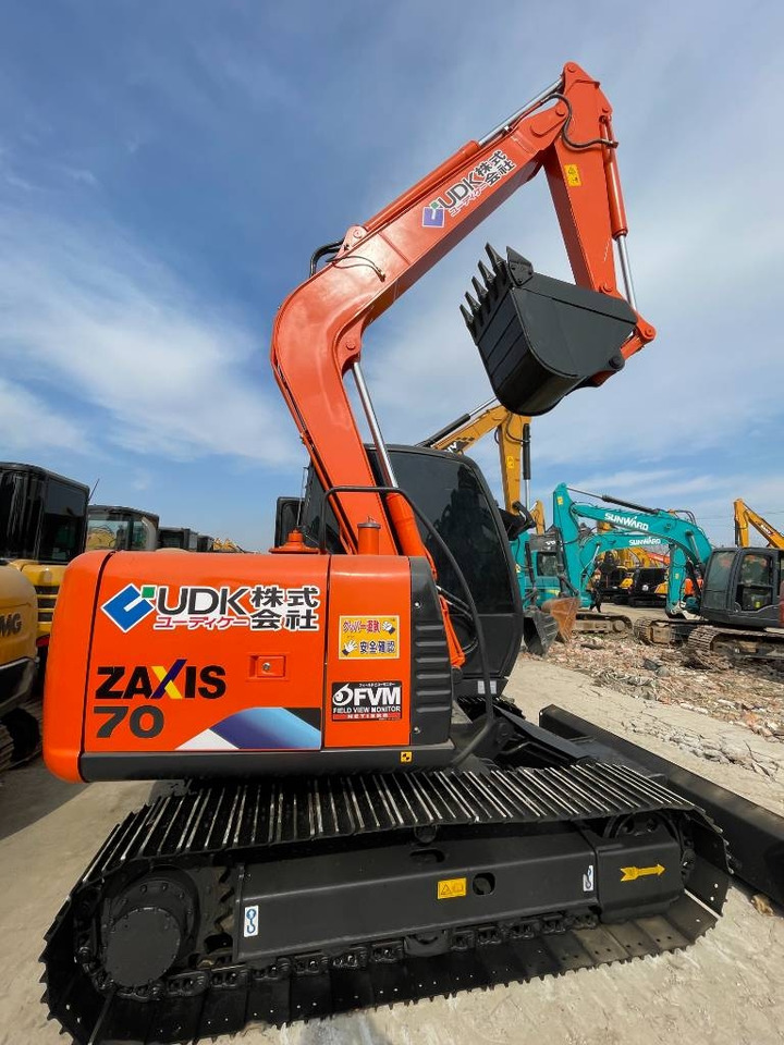 Hitachi ZX 70 - Мини-экскаватор: фото 1 Hitachi ZX 70 - Мини-экскаватор: фото 1