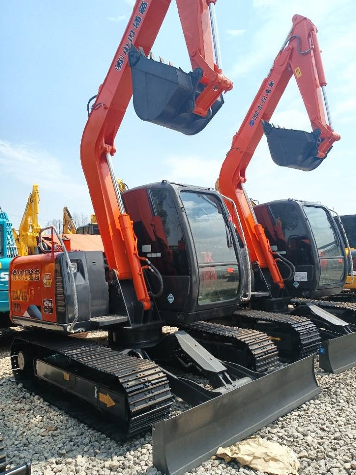 Hitachi ZX 70 - Гусеничный экскаватор: фото 3 Hitachi ZX 70 - Гусеничный экскаватор: фото 3
