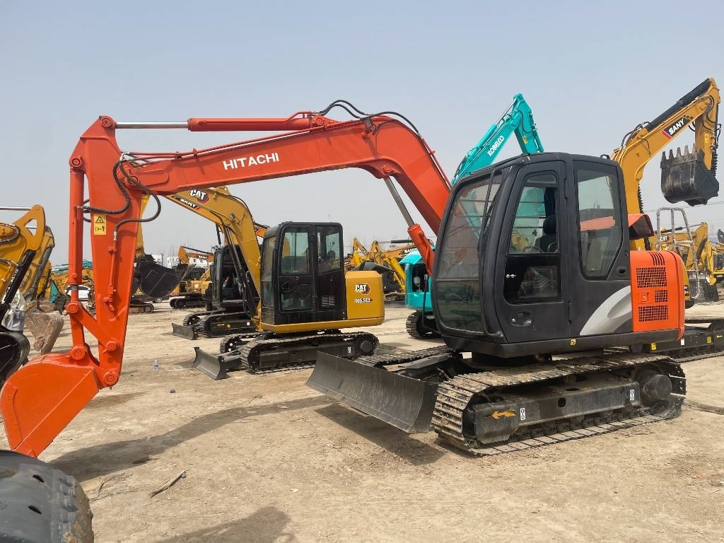 Hitachi ZX 70 - Мини-экскаватор: фото 3 Hitachi ZX 70 - Мини-экскаватор: фото 3