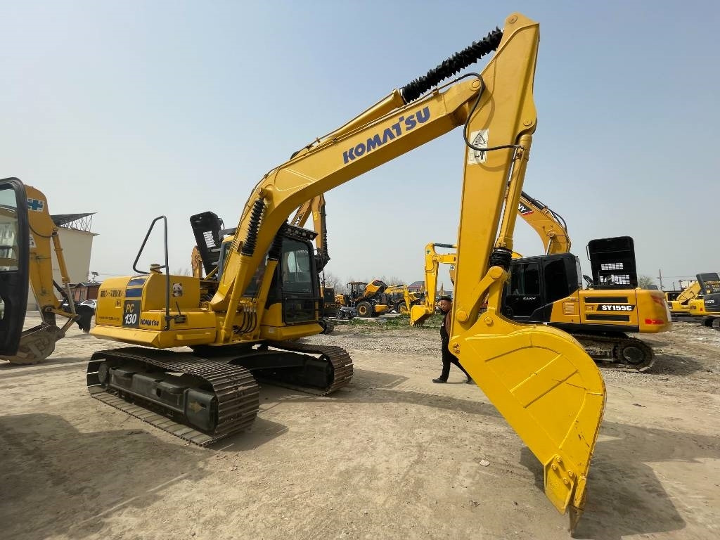 Komatsu PC 130 - Гусеничный экскаватор: фото 2 Komatsu PC 130 - Гусеничный экскаватор: фото 2