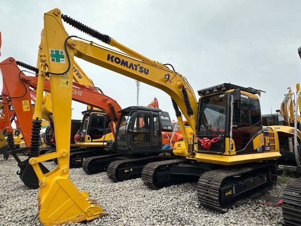 Komatsu PC 130  - Гусеничный экскаватор: фото 4 Komatsu PC 130  - Гусеничный экскаватор: фото 4